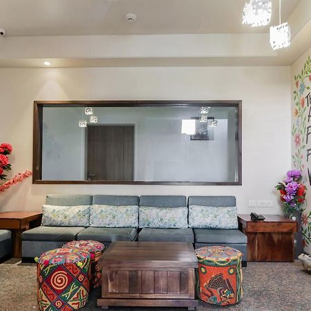 Fleur Hotel Τζαϊπούρ Εξωτερικό φωτογραφία