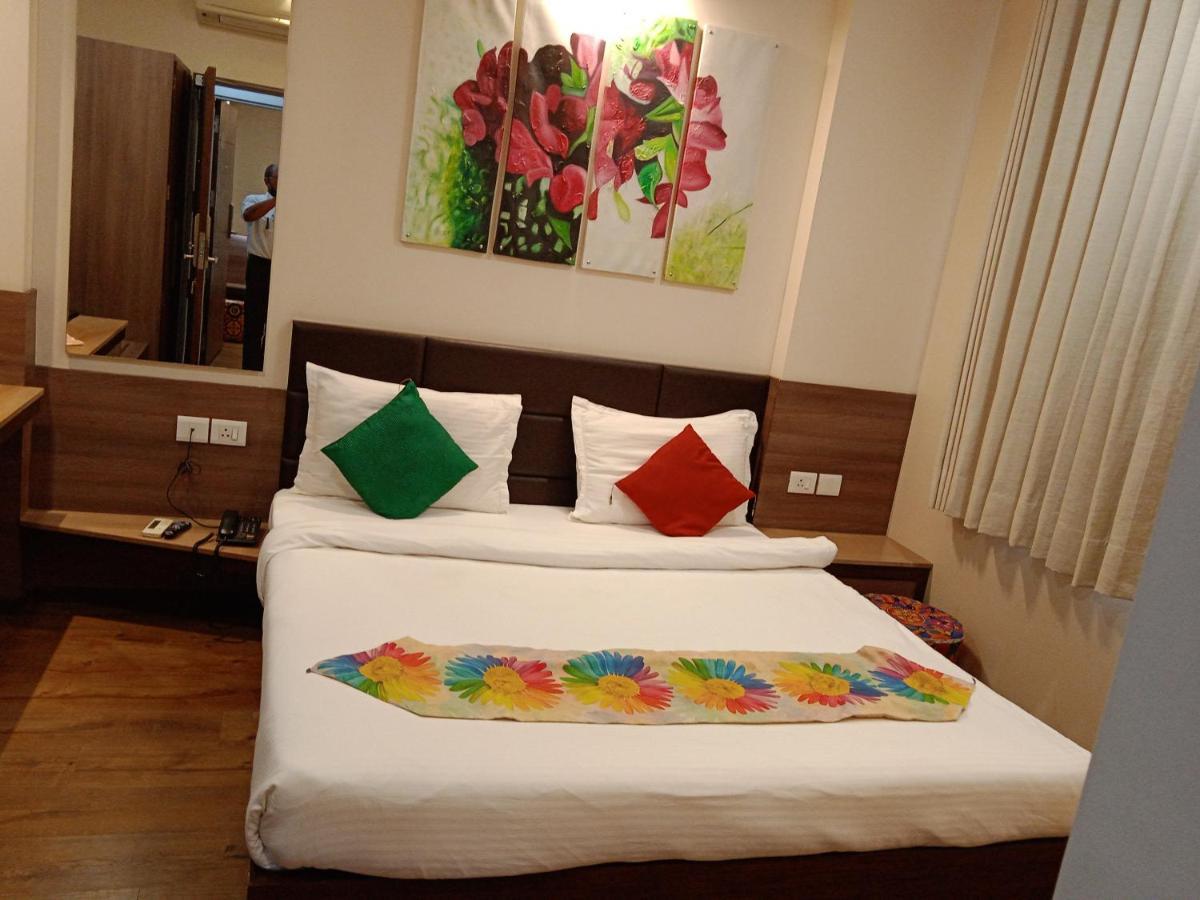 Fleur Hotel Τζαϊπούρ Εξωτερικό φωτογραφία