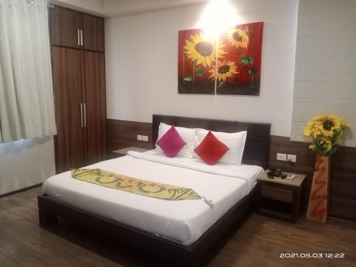 Fleur Hotel Τζαϊπούρ Εξωτερικό φωτογραφία