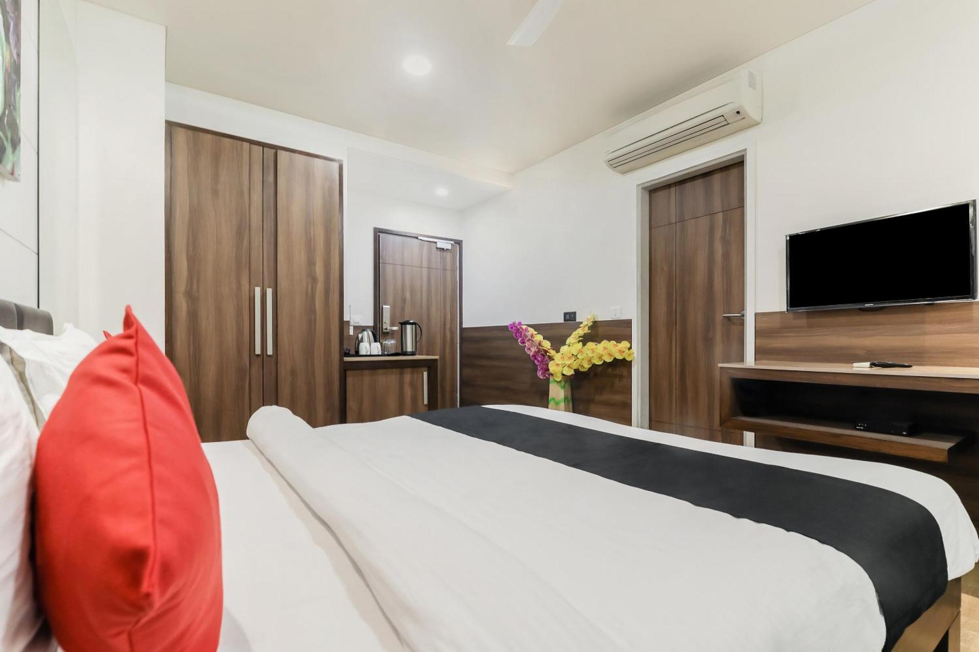 Fleur Hotel Τζαϊπούρ Εξωτερικό φωτογραφία