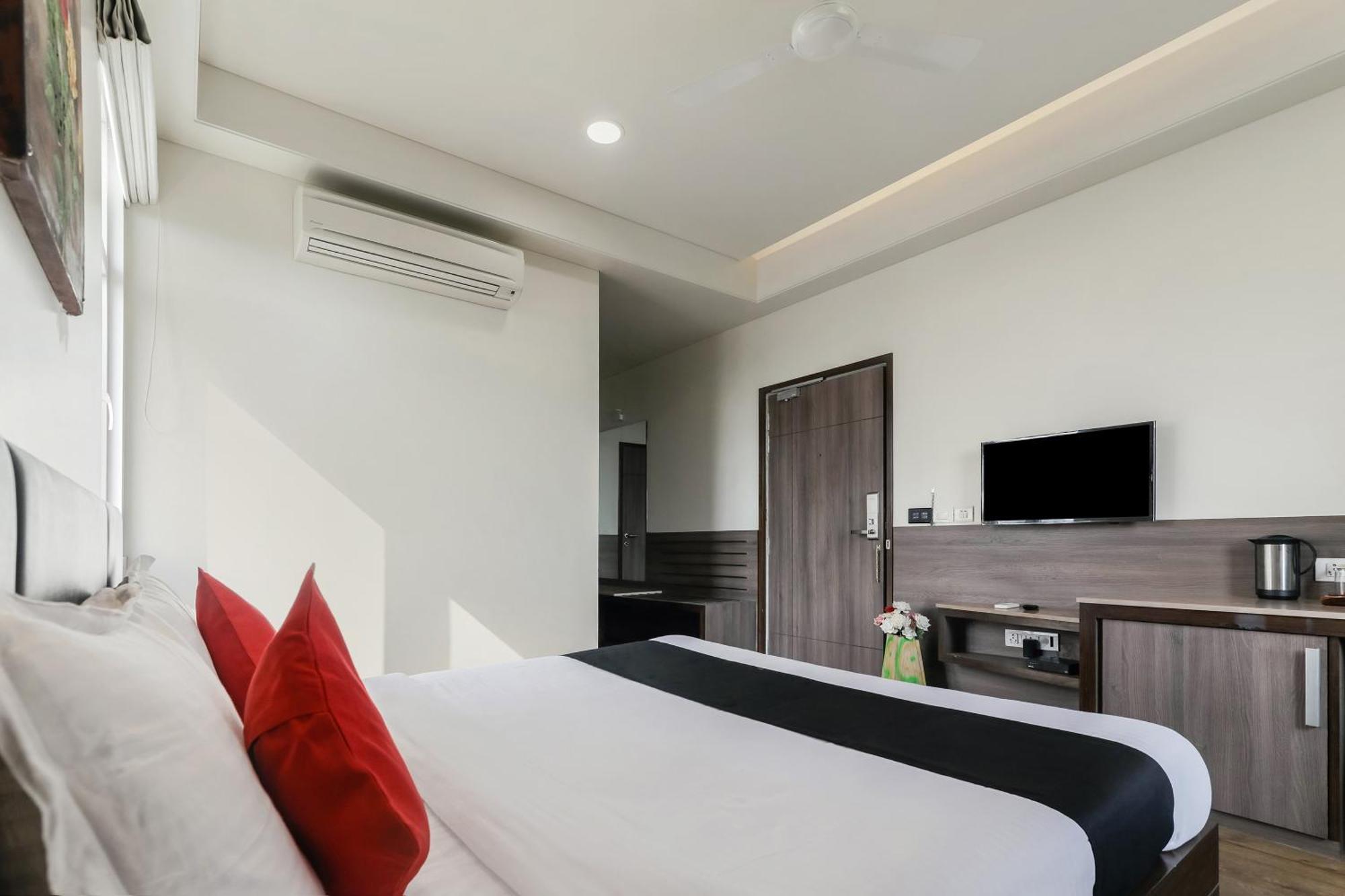 Fleur Hotel Τζαϊπούρ Εξωτερικό φωτογραφία