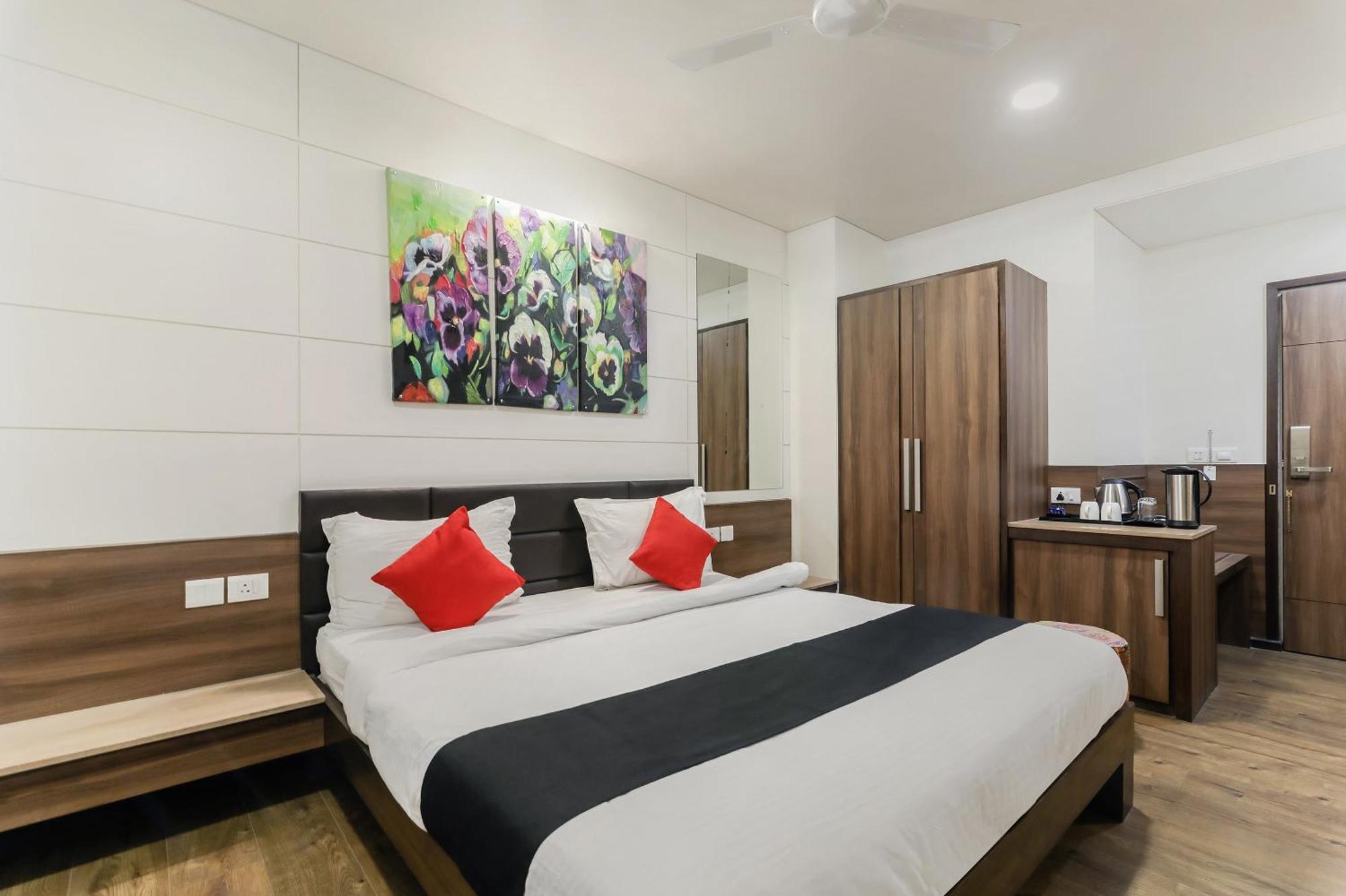 Fleur Hotel Τζαϊπούρ Εξωτερικό φωτογραφία