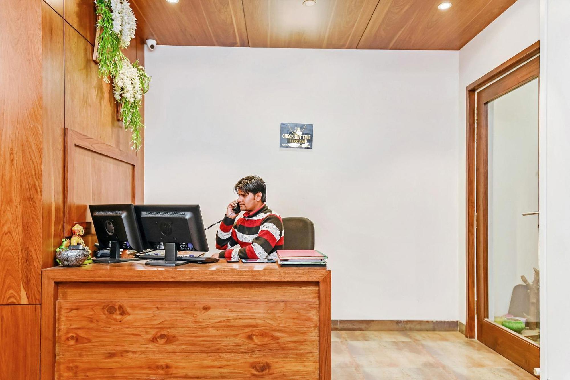 Fleur Hotel Τζαϊπούρ Εξωτερικό φωτογραφία