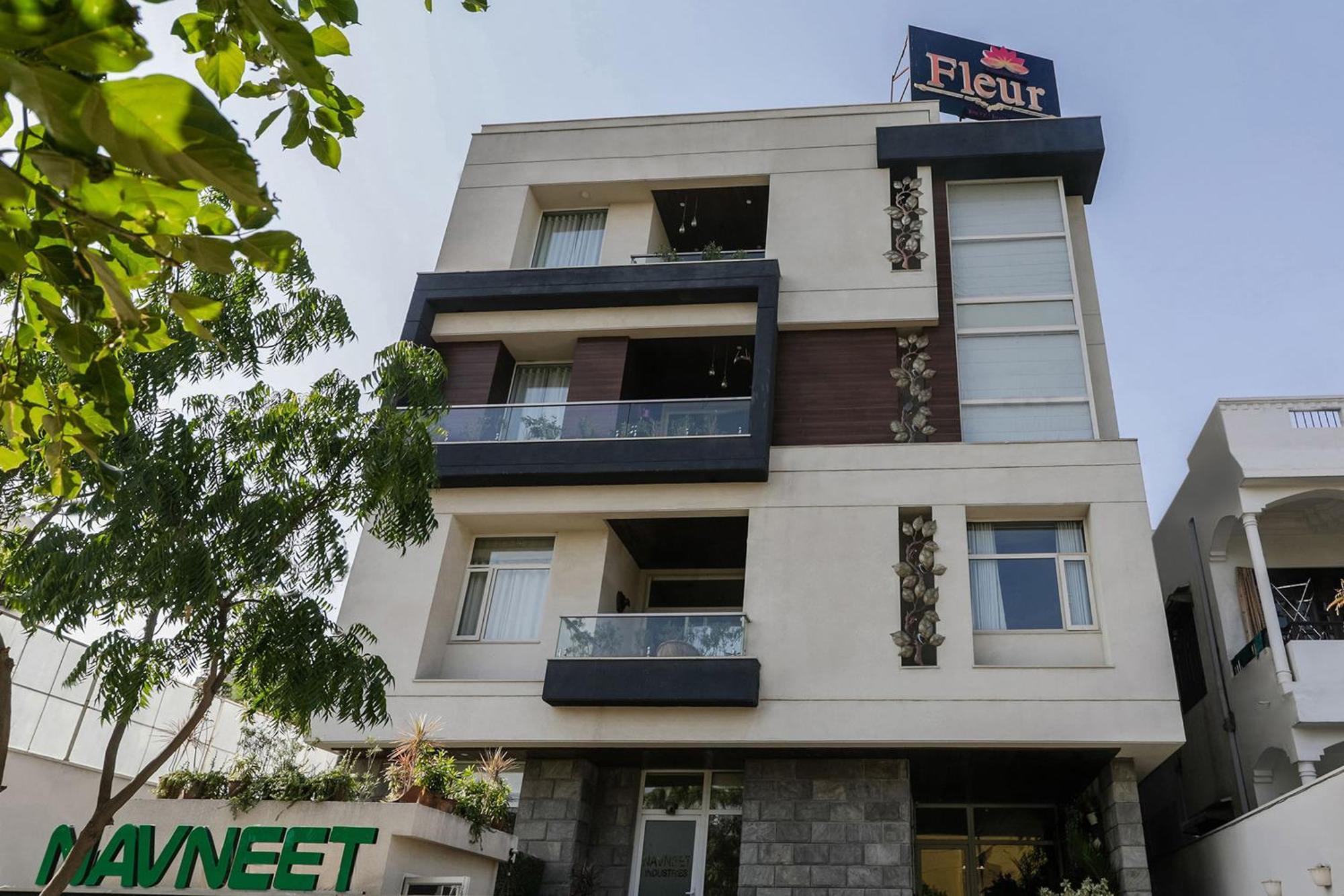 Fleur Hotel Τζαϊπούρ Εξωτερικό φωτογραφία